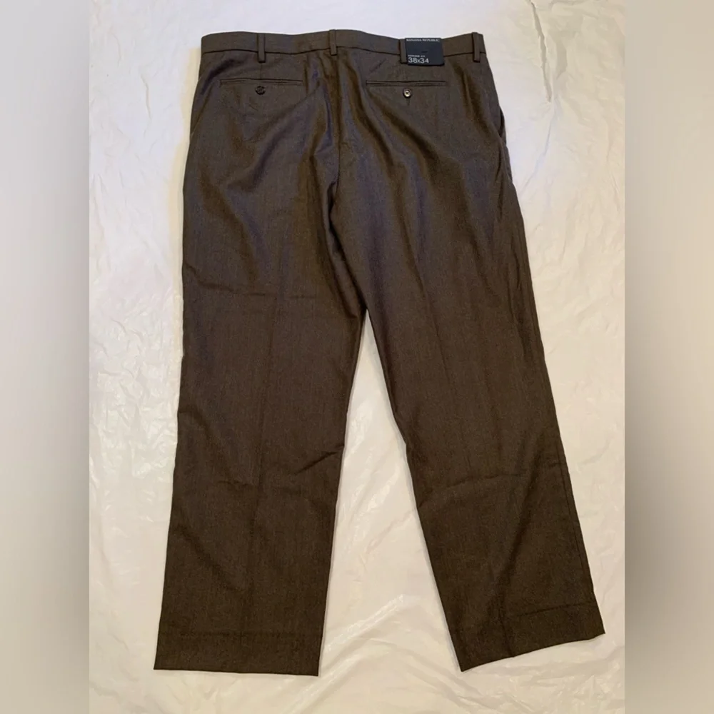 Banana Republic shell these
